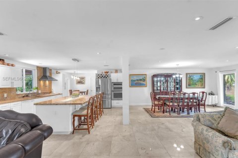 Casa en venta en Miami, Florida, 4 dormitorios, 223.15 m2 № 1984396 - foto 27