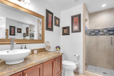 Casa en venta en Miami, Florida, 4 dormitorios, 223.15 m2 № 1984396 - foto 7