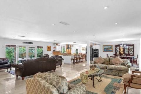 Casa en venta en Miami, Florida, 4 dormitorios, 223.15 m2 № 1984396 - foto 4