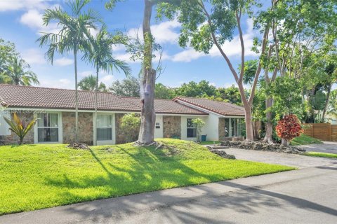 Casa en venta en Miami, Florida, 4 dormitorios, 223.15 m2 № 1984396 - foto 17