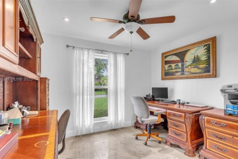 Casa en venta en Miami, Florida, 4 dormitorios, 223.15 m2 № 1984396 - foto 11