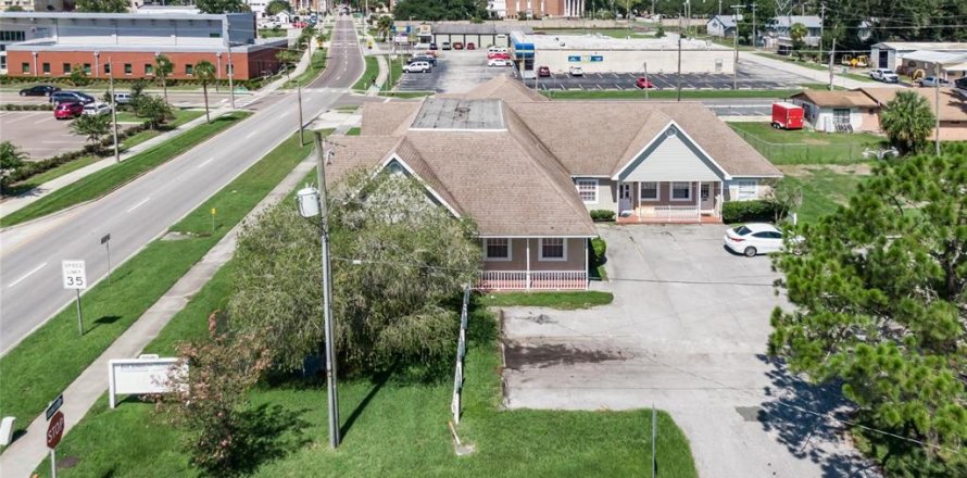 Commercial property in Plant City, Florida 305.46 sq.m. № 2101121