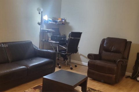 Studio in the Condo in Hollywood, Florida  № 1770808 - photo 5