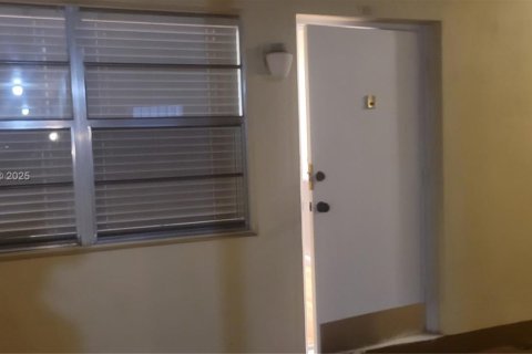 Studio in the Condo in Hollywood, Florida  № 1770808 - photo 12