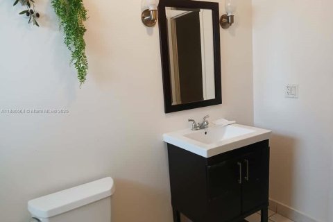 Condominio en alquiler en Lauderdale Lakes, Florida, 1 dormitorio, 63.55 m2 № 1933330 - foto 6