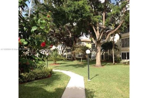 Condominio en alquiler en Lauderdale Lakes, Florida, 1 dormitorio, 63.55 m2 № 1933330 - foto 9