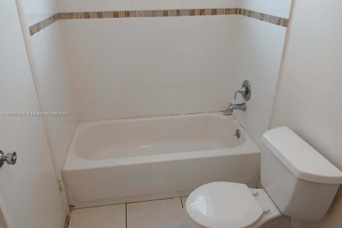 Condominio en alquiler en Lauderdale Lakes, Florida, 1 dormitorio, 63.55 m2 № 1933330 - foto 7