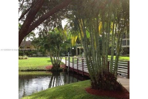 Condominio en alquiler en Lauderdale Lakes, Florida, 1 dormitorio, 63.55 m2 № 1933330 - foto 10