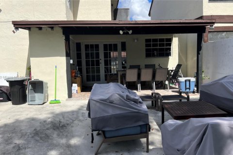 Touwnhouse à vendre à Miami, Floride: 3 chambres, 145.39 m2 № 1937462 - photo 22