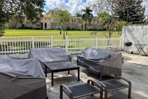 Touwnhouse à vendre à Miami, Floride: 3 chambres, 145.39 m2 № 1937462 - photo 18