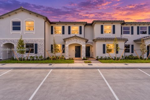 Touwnhouse à Florida City, Floride 3 chambres, 127.83 m2 № 2359695