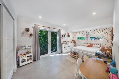 Villa ou maison à vendre à Miami, Floride: 4 chambres, 203.46 m2 № 2004263 - photo 17