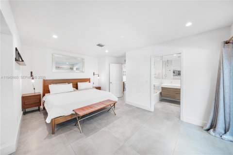 Villa ou maison à vendre à Miami, Floride: 4 chambres, 203.46 m2 № 2004263 - photo 12