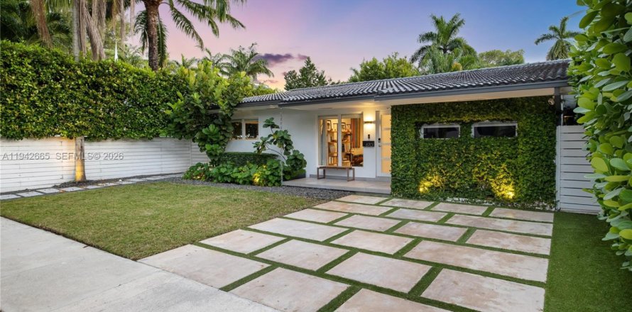 Villa ou maison à Miami, Floride 4 chambres, 203.46 m2 № 2004263