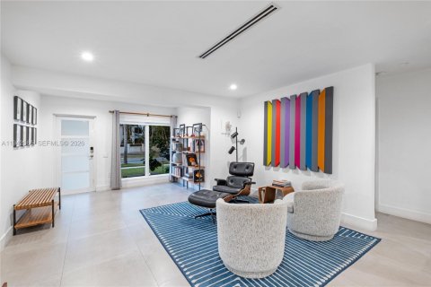 Villa ou maison à vendre à Miami, Floride: 4 chambres, 203.46 m2 № 2004263 - photo 7