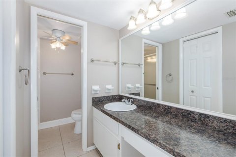 Condo in Oldsmar, Florida, 2 bedrooms  № 2222988 - photo 11