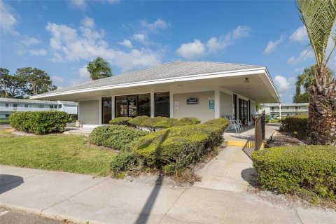 Condo in Oldsmar, Florida, 2 bedrooms  № 2222988 - photo 17