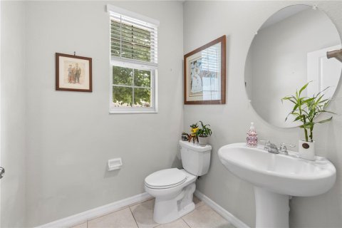 Townhouse in New Port Richey, Florida 3 bedrooms, 166.02 sq.m. № 2109760 - photo 6