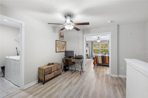 Townhouse in New Port Richey, Florida 3 bedrooms, 166.02 sq.m. № 2109760 - photo 22