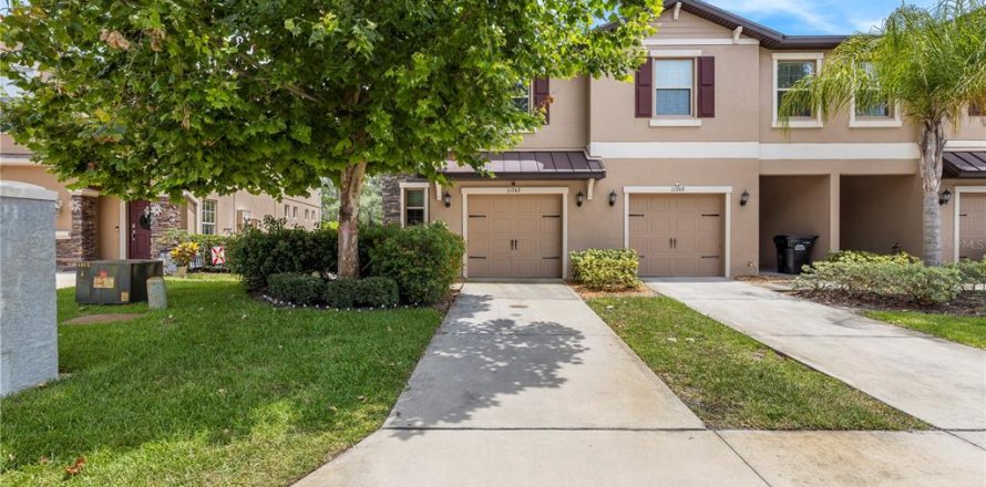 Townhouse in New Port Richey, Florida 3 bedrooms, 166.02 sq.m. № 2109760