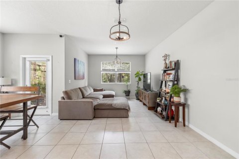 Townhouse in New Port Richey, Florida 3 bedrooms, 166.02 sq.m. № 2109760 - photo 16