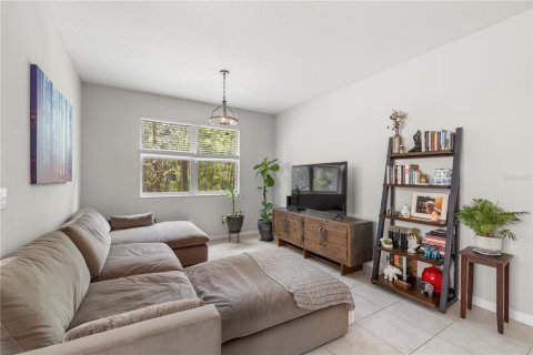Townhouse in New Port Richey, Florida 3 bedrooms, 166.02 sq.m. № 2109760 - photo 17