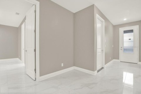 Townhouse in Tampa, Florida 4 bedrooms, 266.44 sq.m. № 1440769 - photo 22