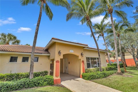 Townhouse in Davie, Florida 2 bedrooms, 102.47 sq.m. № 1923555 - photo 28