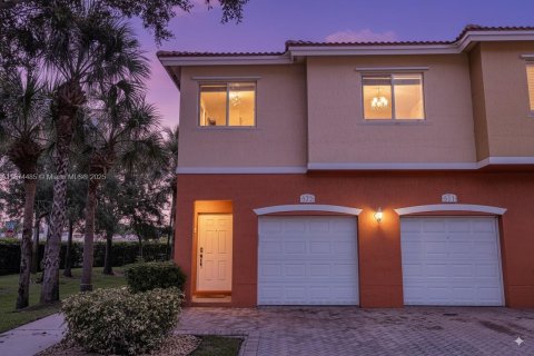 Townhouse in Davie, Florida 2 bedrooms, 102.47 sq.m. № 1923555 - photo 23