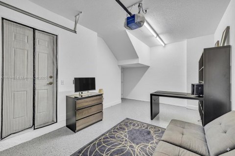 Townhouse in Davie, Florida 2 bedrooms, 102.47 sq.m. № 1923555 - photo 19