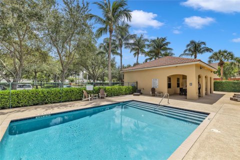 Townhouse in Davie, Florida 2 bedrooms, 102.47 sq.m. № 1923555 - photo 27