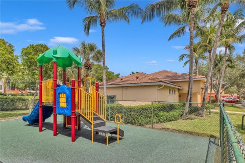 Townhouse in Davie, Florida 2 bedrooms, 102.47 sq.m. № 1923555 - photo 29