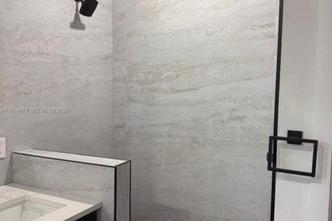 Casa en alquiler en Lehigh Acres, Florida, 3 dormitorios, 134.34 m2 № 1993341 - foto 22