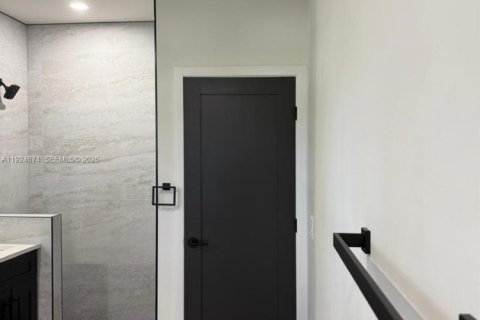 Casa en alquiler en Lehigh Acres, Florida, 3 dormitorios, 134.34 m2 № 1993341 - foto 18