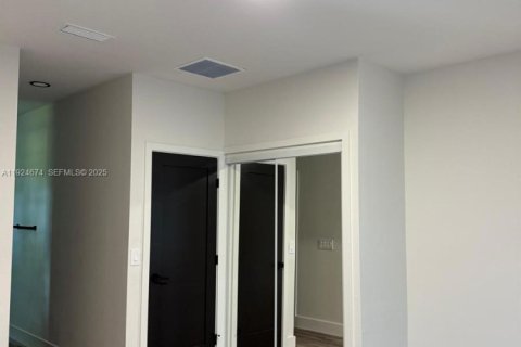 Casa en alquiler en Lehigh Acres, Florida, 3 dormitorios, 134.34 m2 № 1993341 - foto 21