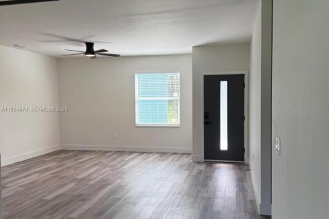 Casa en alquiler en Lehigh Acres, Florida, 3 dormitorios, 134.34 m2 № 1993341 - foto 15