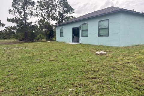 Casa en alquiler en Lehigh Acres, Florida, 3 dormitorios, 134.34 m2 № 1993341 - foto 2