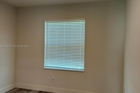 Casa en alquiler en Lehigh Acres, Florida, 3 dormitorios, 134.34 m2 № 1993341 - foto 24