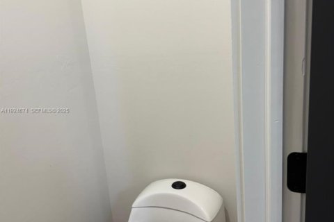 Casa en alquiler en Lehigh Acres, Florida, 3 dormitorios, 134.34 m2 № 1993341 - foto 20