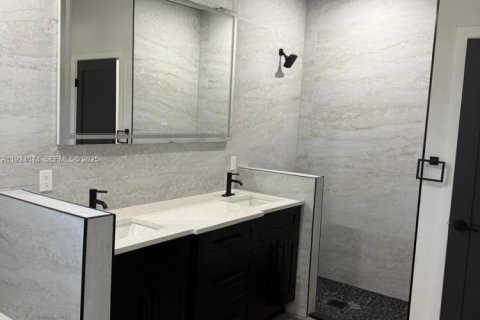 Casa en alquiler en Lehigh Acres, Florida, 3 dormitorios, 134.34 m2 № 1993341 - foto 8