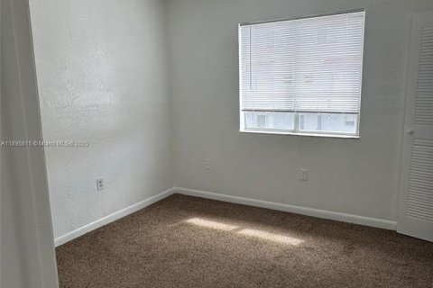 Townhouse in Miami, Florida 2 bedrooms, 80.64 sq.m. № 1956016 - photo 8