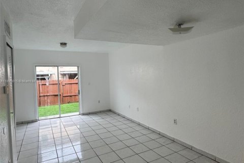 Townhouse in Miami, Florida 2 bedrooms, 80.64 sq.m. № 1956016 - photo 7