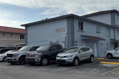 Townhouse in Miami, Florida 2 bedrooms, 80.64 sq.m. № 1956016 - photo 17