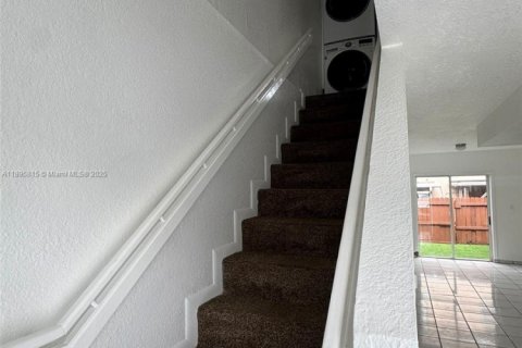 Townhouse in Miami, Florida 2 bedrooms, 80.64 sq.m. № 1956016 - photo 5