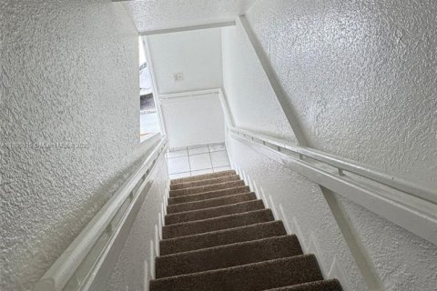 Townhouse in Miami, Florida 2 bedrooms, 80.64 sq.m. № 1956016 - photo 13