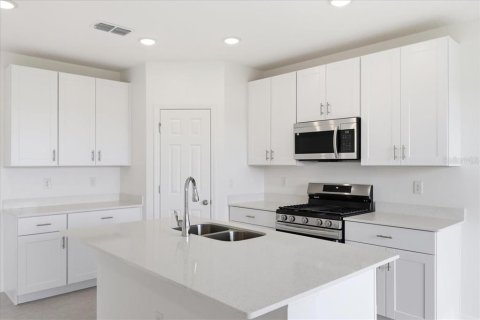 Villa ou maison à vendre à Haines City, Floride: 4 chambres, 156.63 m2 № 2430856 - photo 2