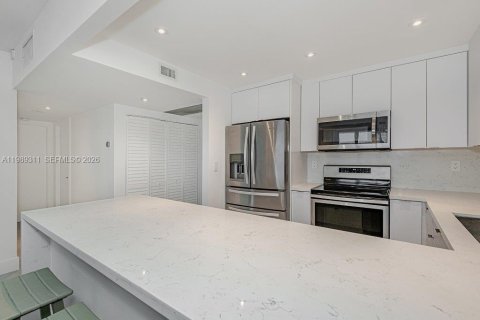 Condominio en alquiler en Miami Beach, Florida, 1 dormitorio, 89.19 m2 № 2063201 - foto 9