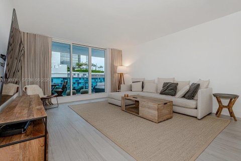 Condominio en alquiler en Miami Beach, Florida, 1 dormitorio, 89.19 m2 № 2063201 - foto 3