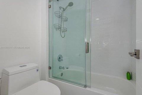 Condominio en alquiler en Miami Beach, Florida, 1 dormitorio, 89.19 m2 № 2063201 - foto 19
