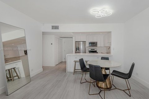 Condominio en alquiler en Miami Beach, Florida, 1 dormitorio, 89.19 m2 № 2063201 - foto 8